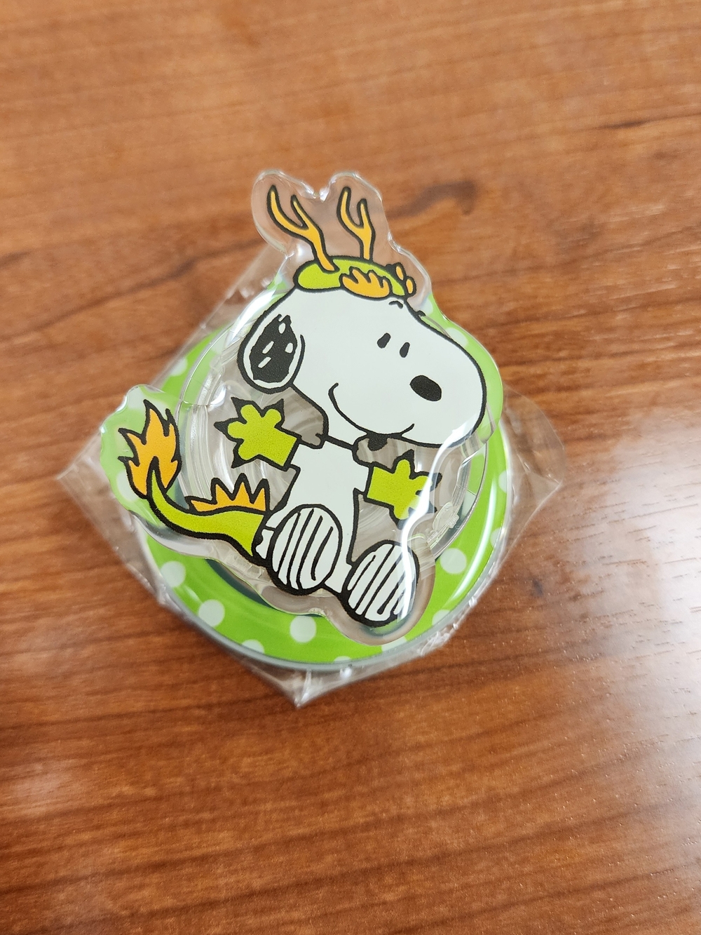 Peanuts Snoopy Lime Green Magnetic Phone Ring Holder